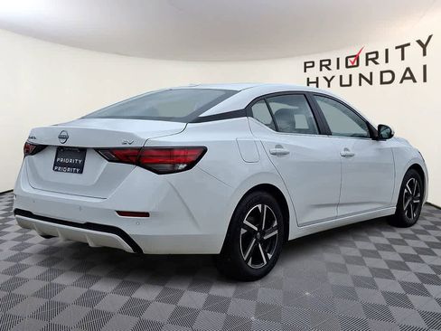 Used 2024 Nissan Sentra SV FWD image 4