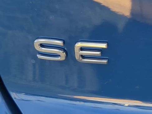 New 2026 Volkswagen Atlas Cross Sport SE image 11