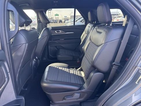 Used 2025 Ford Explorer ST-Line image 22