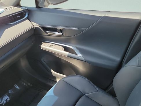 Certified 2024 Toyota Venza XLE AWD/4WD image 13