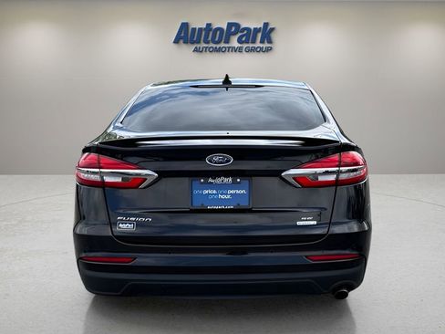 Used 2020 Ford Fusion SE w/ Equipment Group 151A FWD image 8