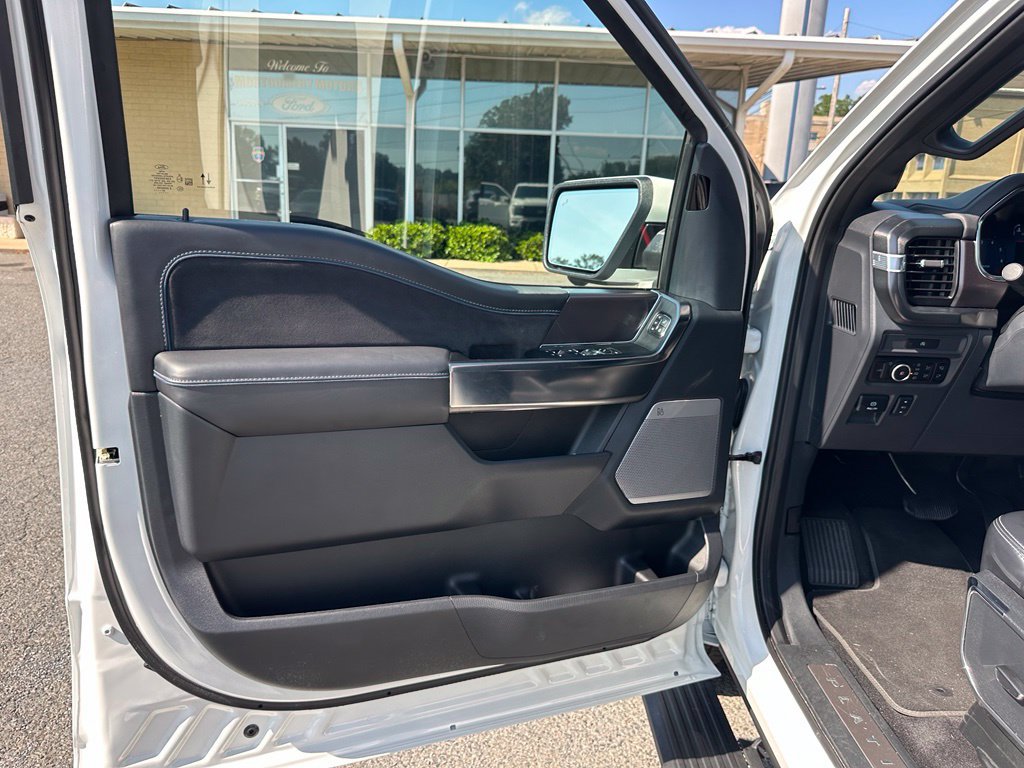 Used 2025 Ford F150 Platinum AWD/4WD image 17