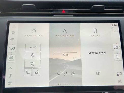 Used 2025 Land Rover Range Rover SE image 45