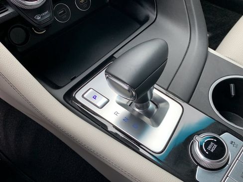 Certified 2023 Genesis G70 2.0T RWD image 30
