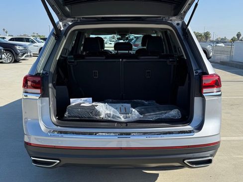 New 2026 Volkswagen Atlas SE image 9
