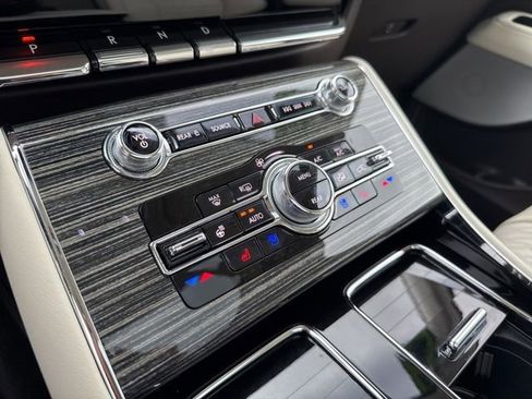 Certified 2023 Lincoln Aviator Black Label AWD/4WD image 36