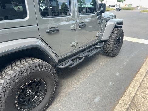 Used 2019 Jeep Wrangler Unlimited Sahara AWD/4WD image 21