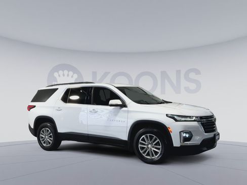 Used 2023 Chevrolet Traverse LT AWD/4WD image 2