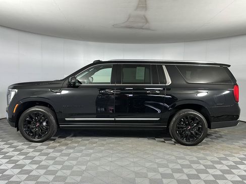 Used 2026 GMC Yukon XL Denali w/ Sun & Power Step Package AWD/4WD image 8