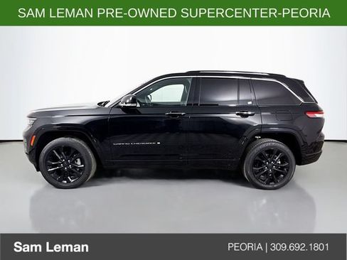 Used 2023 Jeep Grand Cherokee Overland w/ Rear Seat Video Group I AWD/4WD image 4