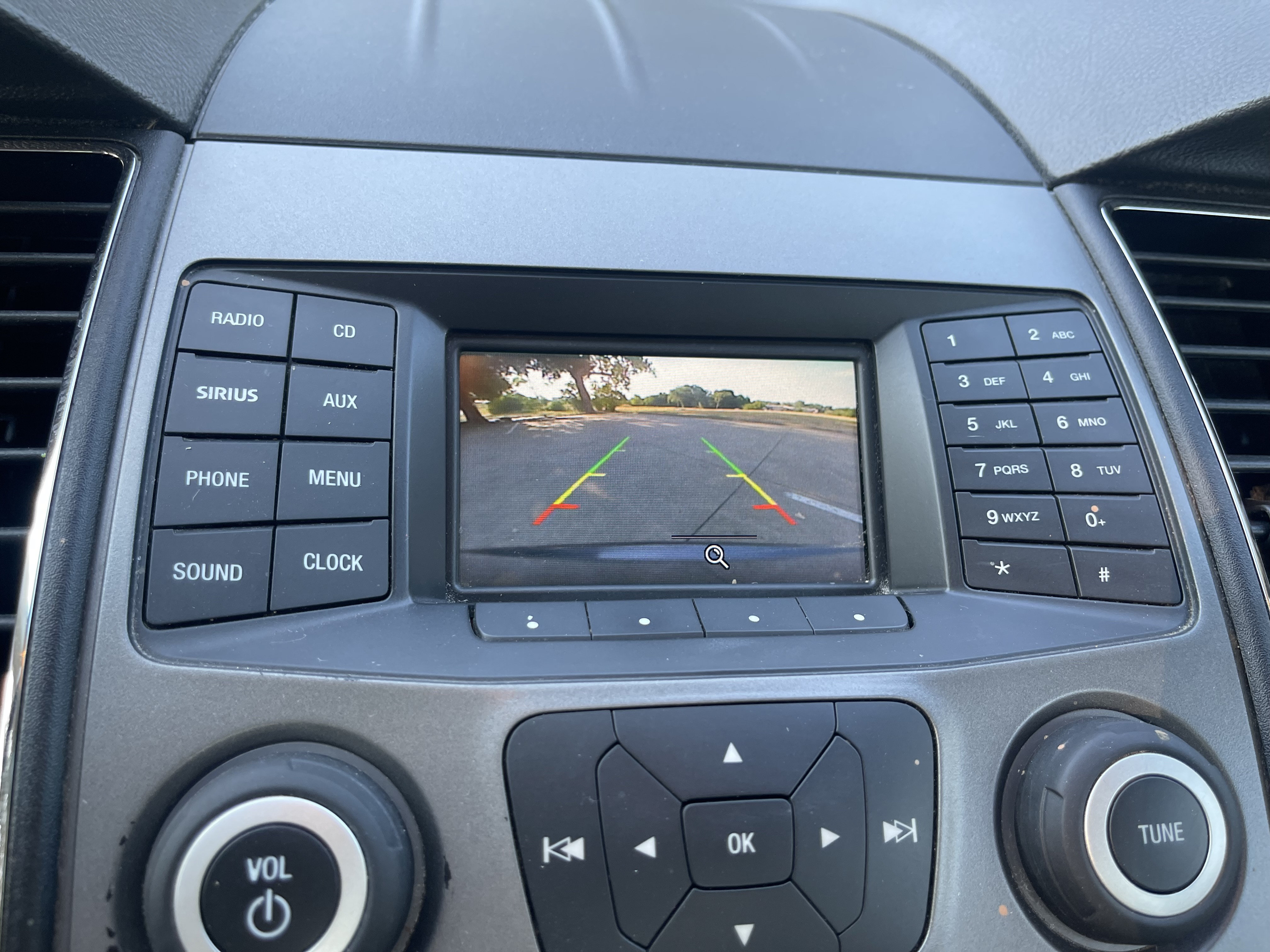 Used 2015 Ford Taurus SE FWD image 26