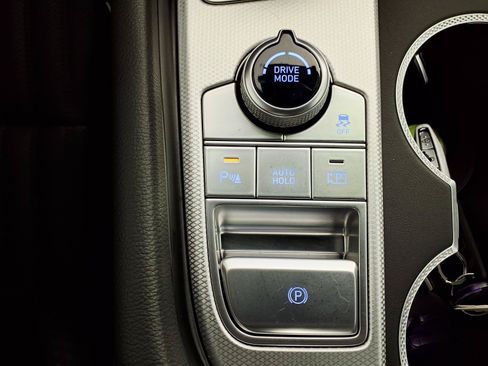 Certified 2026 Genesis G70 2.5T Prestige RWD image 22