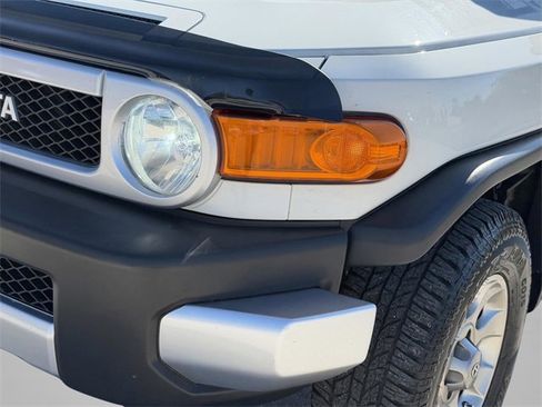 Used 2012 Toyota FJ Cruiser 4WD image 7