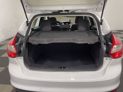 Used 2014 Ford Focus SE w/ SE Sport Package image 18