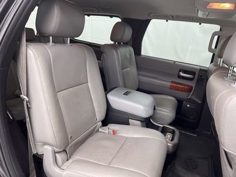 Used 2019 Toyota Sequoia Platinum AWD/4WD image 24