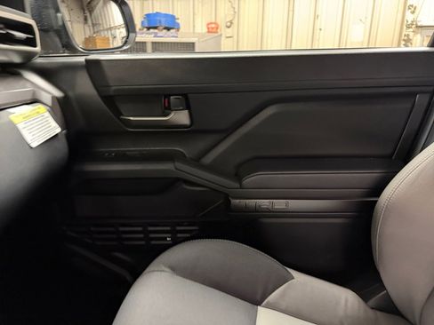 Used 2025 Toyota Tacoma TRD Sport w/ TRD Sport Upgrade Package image 35