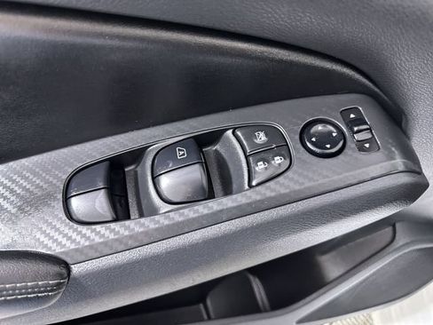 Used 2025 Nissan Altima 2.5 SV FWD image 24