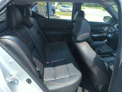Used 2019 Nissan Kicks SR w/ SR Premium Package FWD image 31
