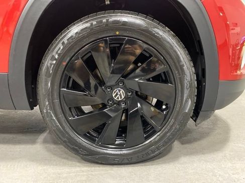 Used 2024 Volkswagen Atlas SE w/ Panoramic Sunroof Package AWD/4WD image 33