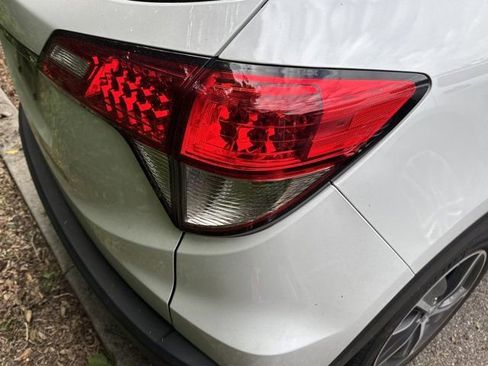 Used 2022 Honda HR-V EX image 8