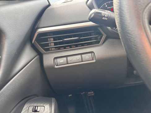 Used 2024 Nissan Altima 2.5 S image 33