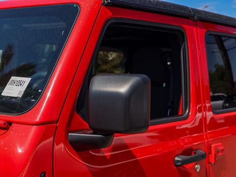 Used 2025 Jeep Wrangler Unlimited Sport AWD/4WD image 12