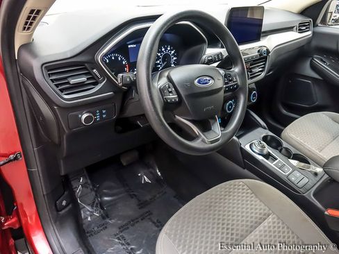 Certified 2020 Ford Escape SE image 11