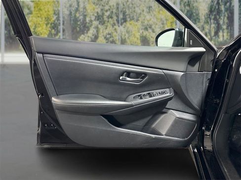 Used 2022 Nissan Sentra SV image 18