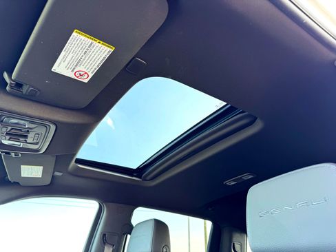 Used 2021 GMC Sierra 2500 Denali w/ Denali Ultimate Package image 14