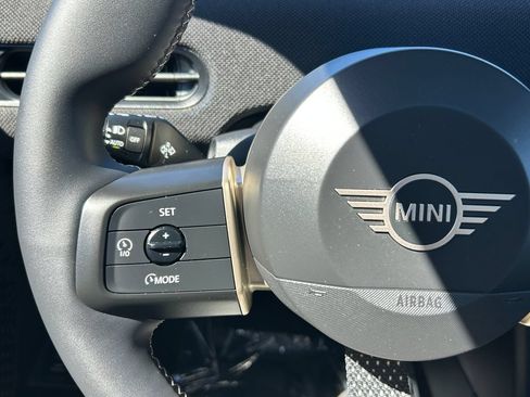 Used 2026 MINI Cooper 4-Door Hardtop FWD image 19