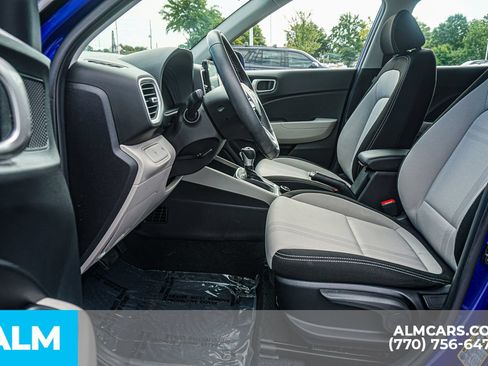 Used 2024 Hyundai Venue SEL FWD image 19
