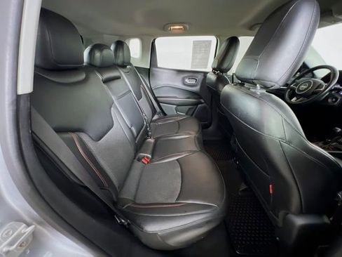 Used 2019 Jeep Compass Trailhawk AWD/4WD image 38