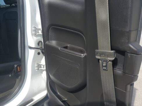 Used 2016 Chevrolet Colorado Z71 image 12