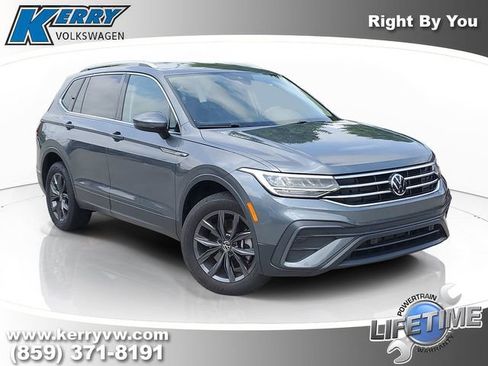 Certified 2024 Volkswagen Tiguan SE AWD/4WD image 1