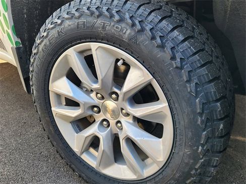 Used 2022 Chevrolet Silverado 1500 Custom w/ LPO, Dark Essentials Package image 10