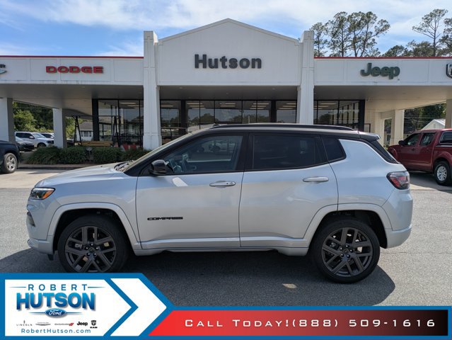Used 2025 Jeep Compass Limited w/ High Altitude Package AWD/4WD image 1