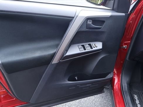 Certified 2018 Toyota RAV4 LE image 14