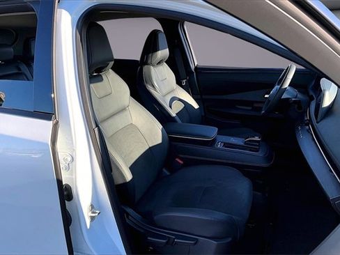 Certified 2025 Nissan Ariya AWD image 28