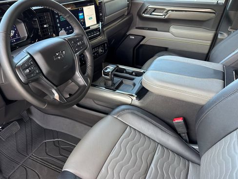 Used 2025 Chevrolet Silverado 1500 ZR2 w/ Technology Package AWD/4WD image 5
