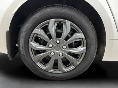 Used 2020 Toyota Corolla LE FWD image 27
