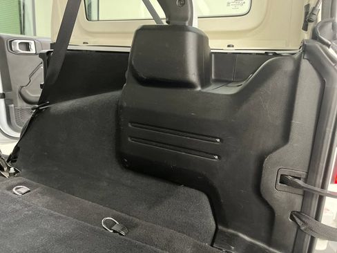 Used 2024 Jeep Wrangler Unlimited Rubicon AWD/4WD image 39
