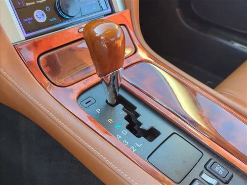 Used 2004 Lexus SC 430 Convertible image 21