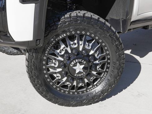 Used 2025 GMC Sierra 3500 Denali Ultimate image 32