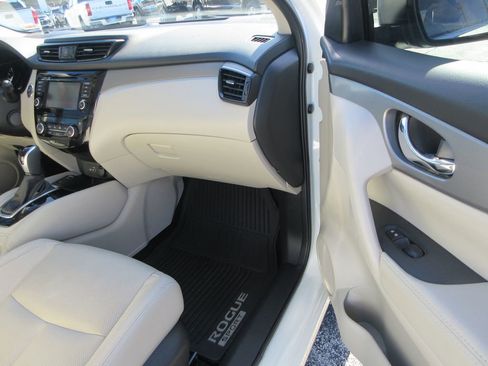 Used 2020 Nissan Rogue Sport SL image 20