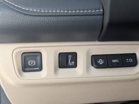 Certified 2021 GMC Acadia Denali w/ Denali Ultimate Package image 33