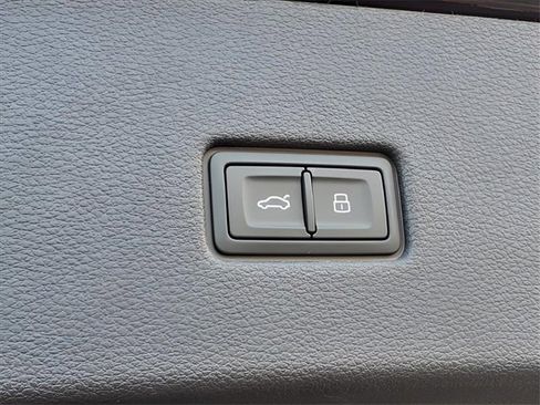 Used 2023 Audi SQ8 Prestige image 29