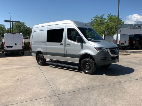 Used 2024 Mercedes-Benz Sprinter 2500 image 7