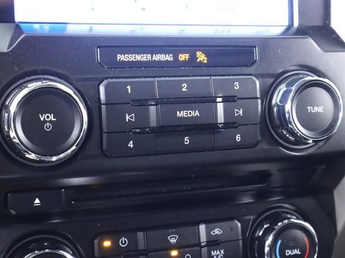 Used 2017 Ford F150 Lariat w/ Equipment Group 501A Mid image 26