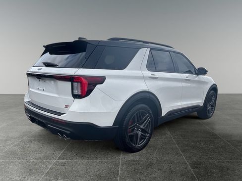 Used 2025 Ford Explorer ST AWD/4WD image 10