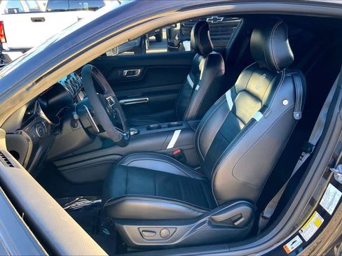 Used 2022 Ford Mustang Shelby GT500 w/ Carbon Fiber Track Pack image 8